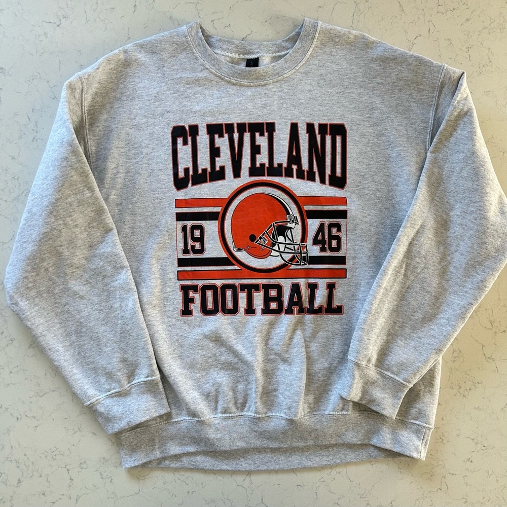 Vintage Retro Cleveland Browns 1946 Football Sweatshirt Unisex (W Oversized Fit) - Picture 2 of 16